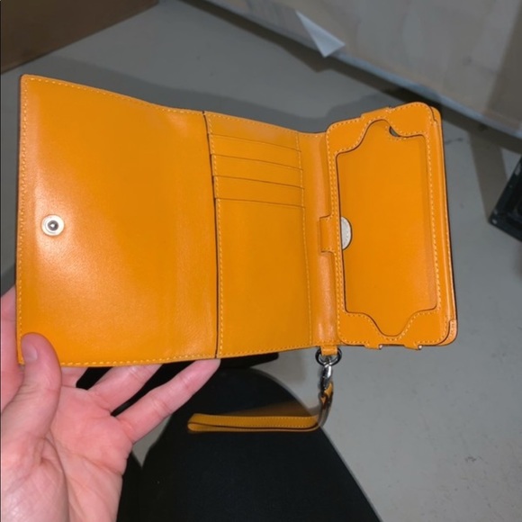 Tumi wristlet - Picture 4 of 4